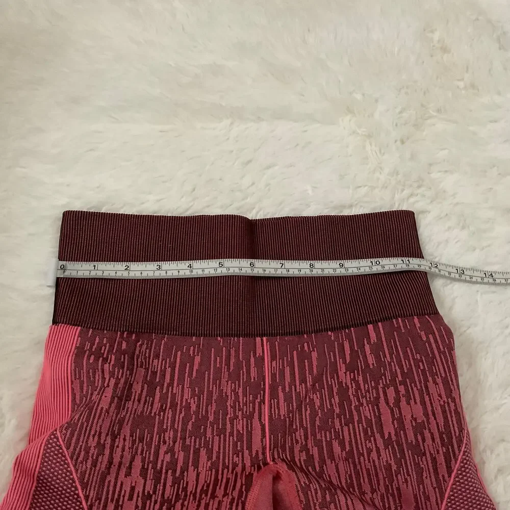 Lululemon Women’s Scuplt Short Bike Short -‎ Electric Coral - Size 2-4